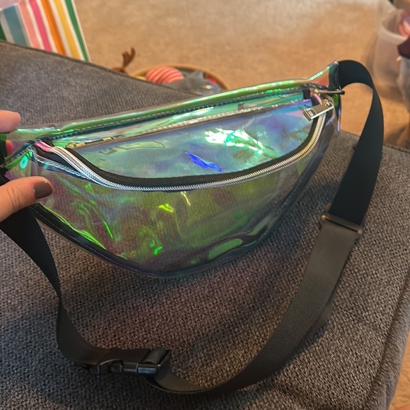 See thru Fanny pack! Great shape good for sporting events - Picture 2 of 4